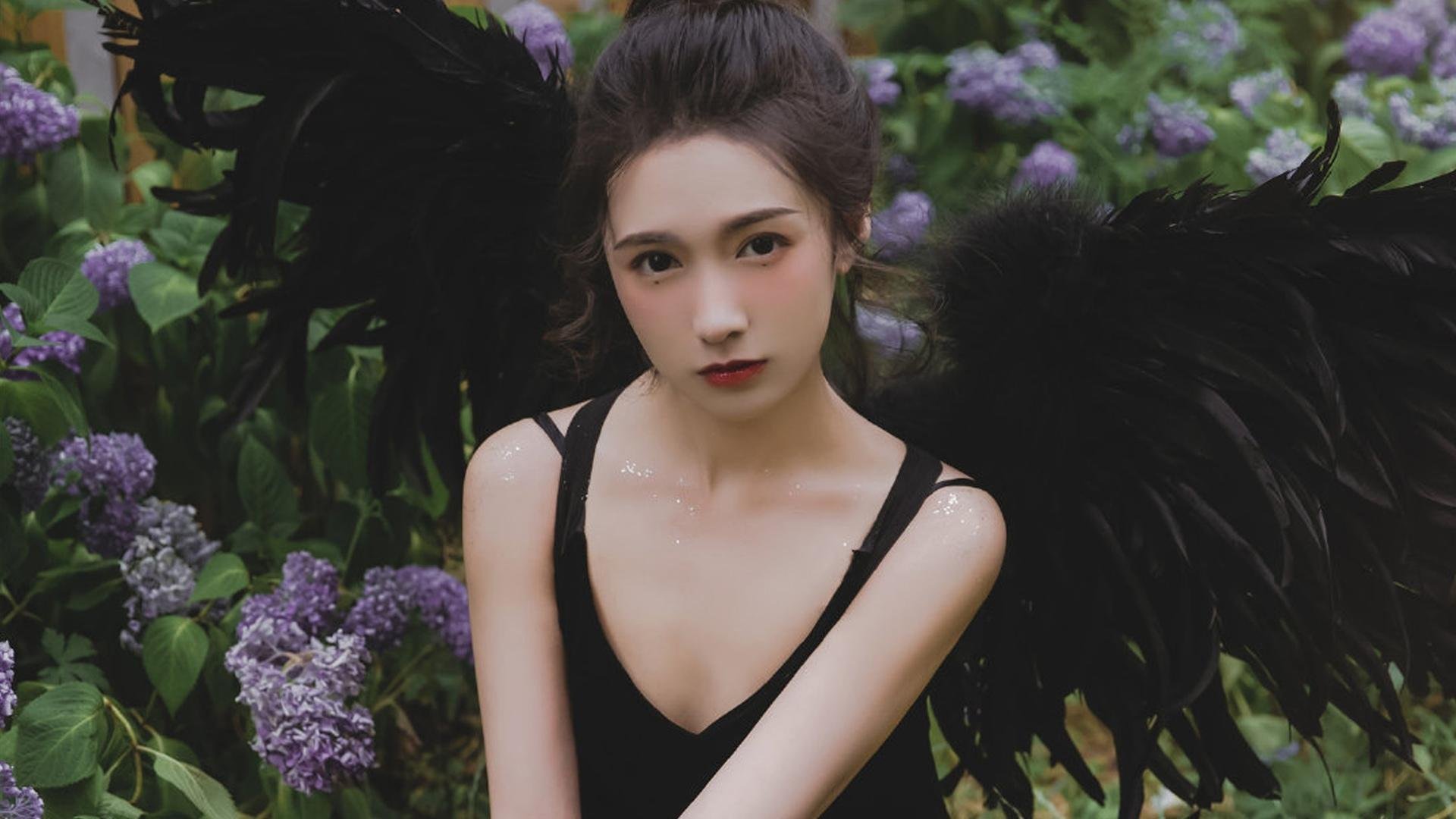 开云体育-极速与铁血，当F1引擎的轰鸣撞上篮球决胜局的硝烟—跨界体育狂想曲