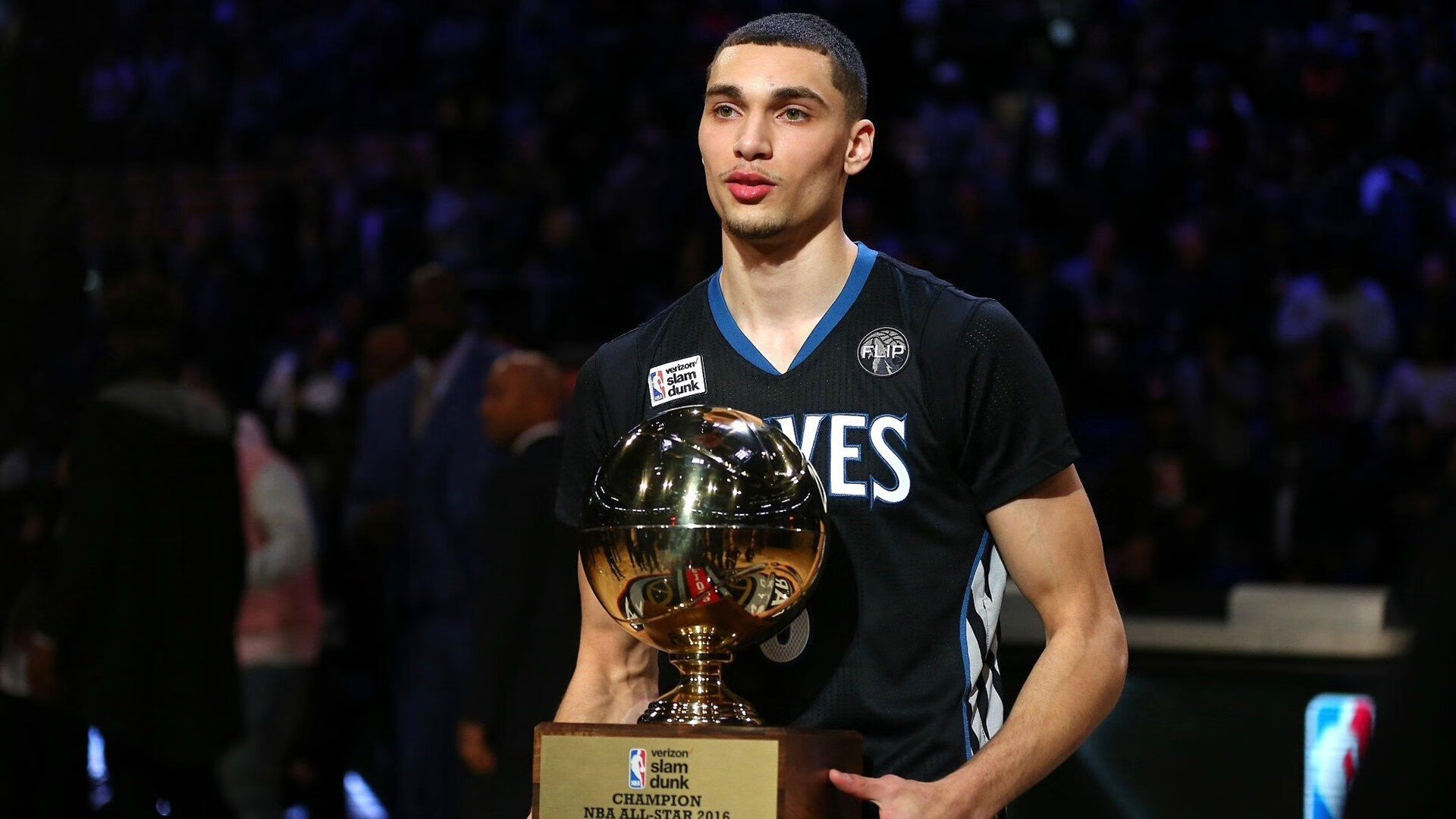 开云体育下载-从冷板凳到救世主，布鲁诺生死战狂飙之夜，拯救南非篮球的最后尊严