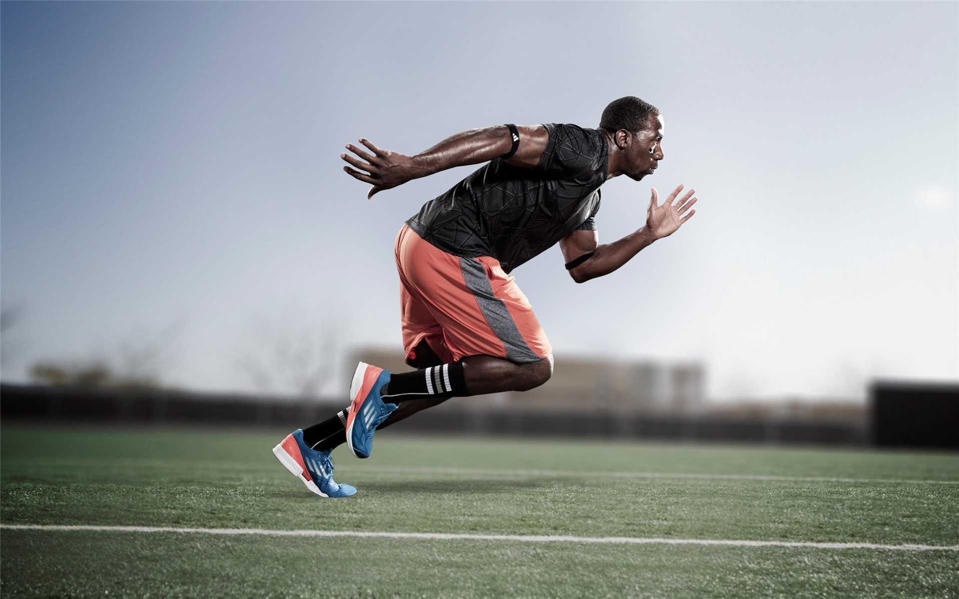 萨内单场造4球导演压制大戏!里昂火力全开,佛罗伦萨在窒息节奏中迷失